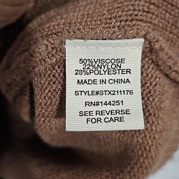 Jessica Simpson sweater vest - Picture 6 of 6